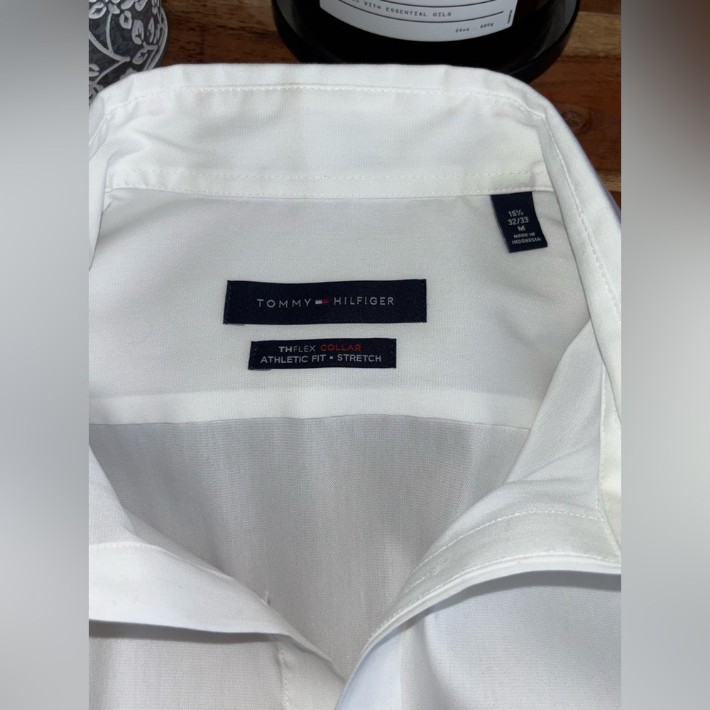 Tommy Hilfiger White Dress Shirt – Athletic Fit, Stretch (THFlex Collar) Size M